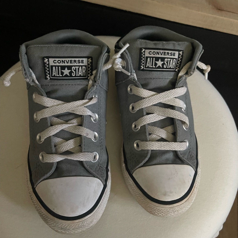 Boys converse shoes size 1